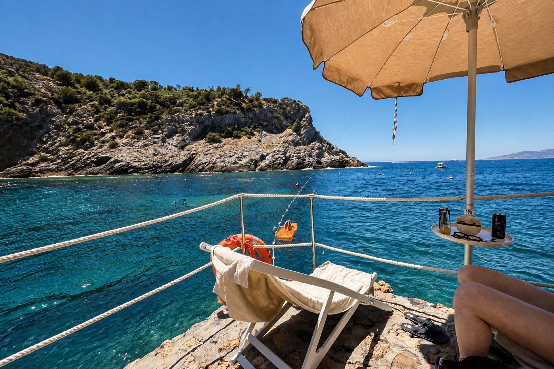 La mer et les parasols d’une plage italienne photographiés par Jérémy